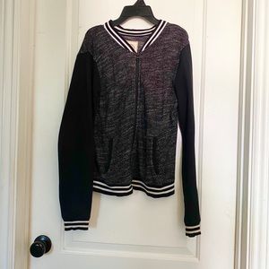 Cute black and white jacket!